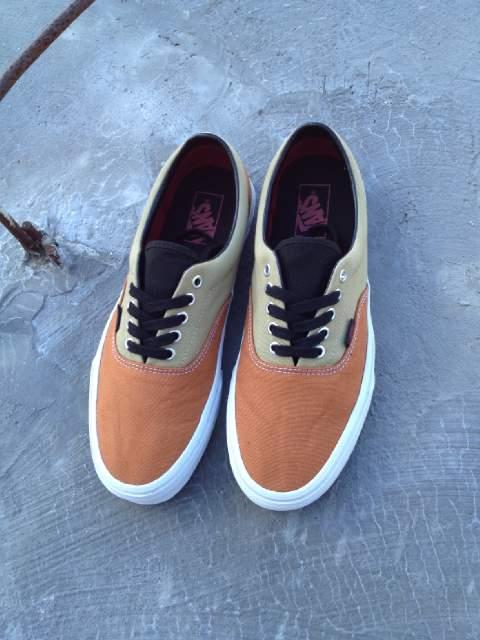 vans era tri tone