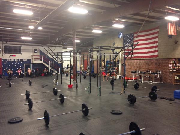 DeclarationCF's tweet image. DO WORK!!! #EveningGrind #Dedication #CrossFitGames #crossfit