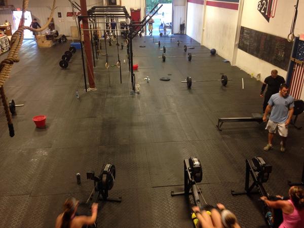 DeclarationCF's tweet image. DO WORK!!! #EveningGrind #Dedication #CrossFitGames #crossfit