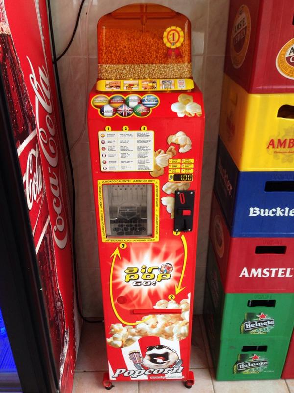 heladeria_edel's tweet photo. Nueva máquina de palomitas, disfruta de los días de cine, con palomitas recién hechas a 1 € http://t.co/W3BQ4Meqxk