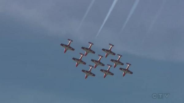 EXTENDED: Snowbirds take flight over High River, Alberta: bit.ly/1nXGi09