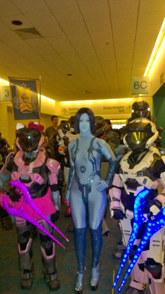 aarongreenberg's tweet photo. Halo @405th cosplay group waiting to go inside for Halo Nightfall panel. #MyFirstComicCon http://t.co/336IUSVhEX