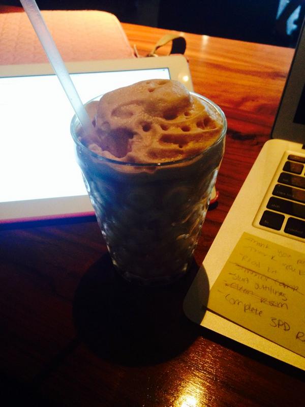 jennyjoie89's tweet image. The Lana Del Rey 💁 #nomnomnom #Vesprgasm #Vespr