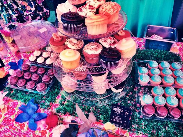 GUESS's tweet photo. Our #GUESSinterns went all out for the annual bake sale! π©π¦οΏ½οΏ½οΏ½οΏ½#yummm http://t.co/7Phd16Nywc