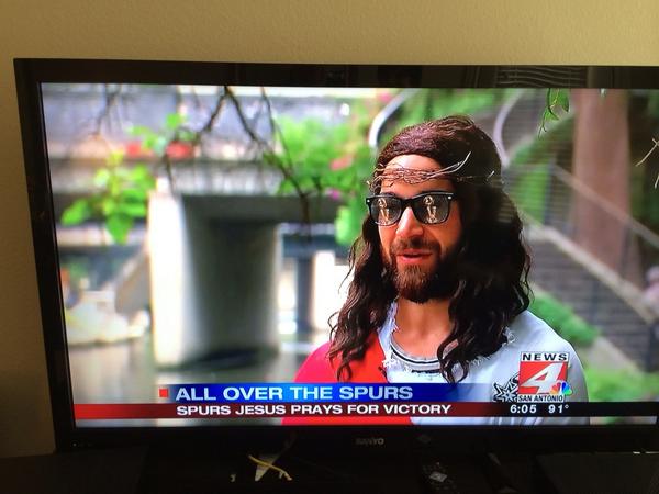 MacarthurTexas's tweet image. The real reason the spurs won. #spursjesus