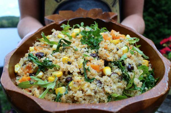 varsityvegan's tweet photo. Chipotle summer quinoa bean salad made with sweet potato, corn, chia seeds, arugala, cilantro and black beans. #twye http://t.co/mA2JK7P7VK