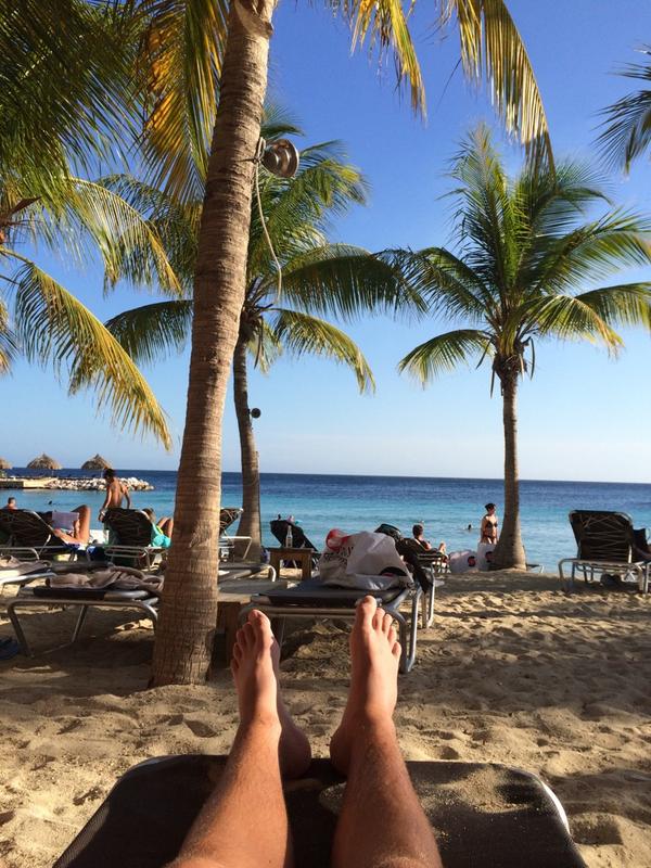 aangkomen nu strand #curacao