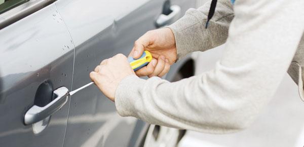 KalTire's tweet image. Keep your belongings safe with our 10 tips to prevent auto crime! bit.ly/1kZd4hf #PreventAutoCrime