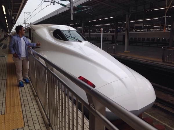 ajateee's tweet photo. Shinkansen train osaka - shin http://t.co/oWWHhRY40D