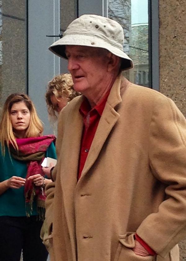 margokingston1's tweet photo. Cliff Wallace, #leardblockade camp host on farm Wando & Sydney vet nurse @Katewar2831991 at Court to #standwithjono http://t.co/2OGNj5RpXw