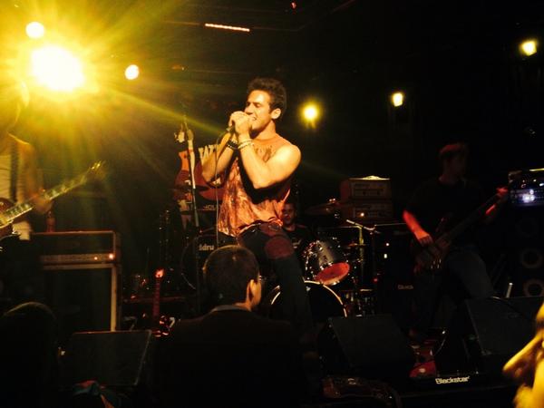 ShawnChristian's tweet photo. This MF @1CaseyMoss ROCKS IT!! On the Sunset strip!!! #WhiskeyaGoGo http://t.co/LLm52zTJI2