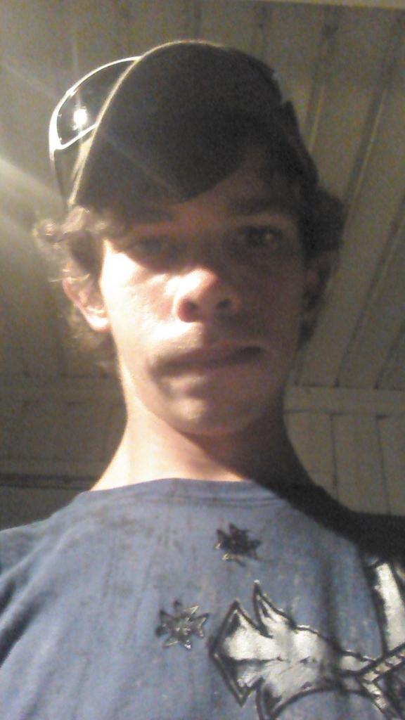 Ol Alabama hammer <a href="/HilIbilIyDipper/">blake</a>  @chewtabaccy <a href="/gabrielisaiah95/">Gabriel Isaiah Smith</a>