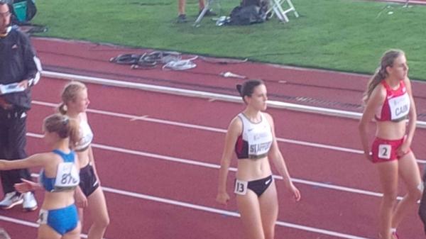 varsitybluestf's tweet photo. @G_Stafford13 ready to rock in the 3000m! http://t.co/yIN7XtkE0A
