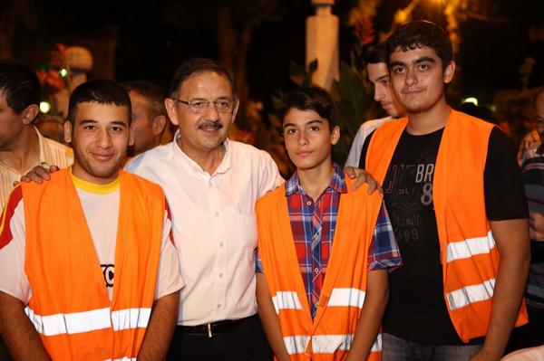 Biraz yorulsalar da biliyorum ki, bugünleri  ilerde unutamayacakları manevi bir hatıra olarak anacaklar.