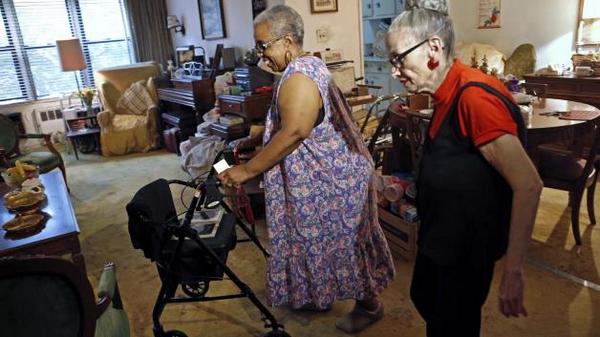 MSNFeatures's tweet image. Seniors are using roommate-finding agencies to cut costs on-msn.com/1rdlJAp