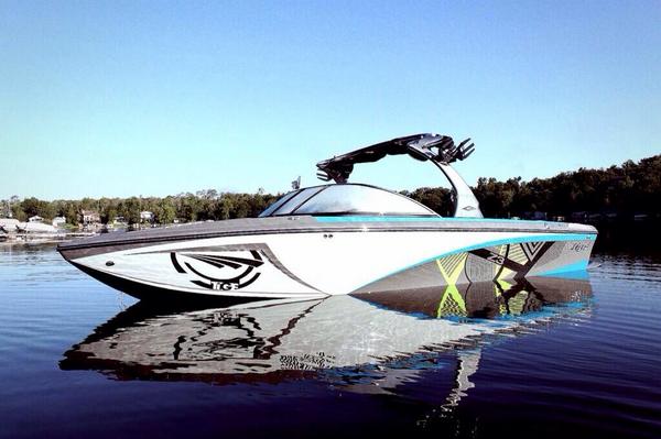 tigeboats's tweet photo. It should be illegal to look this good. http://t.co/P2hpC1H1AB