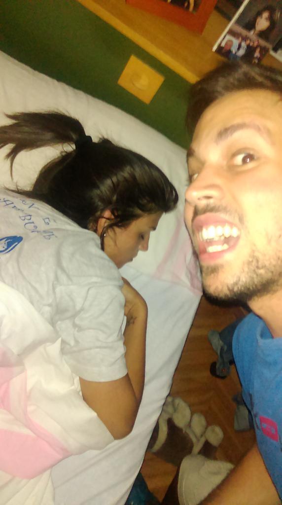 Mariosr10's tweet photo. Felicidades a la mujer de mi vida, la única que me entiende. Te quiero @SandraSarod Sans (lo siento por la foto) http://t.co/rIR7zLI4TQ