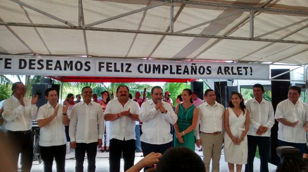 PolitiKMultiple's tweet image. @PRI_QROO se une al festejo de nuestra diputada @ArletMolgoraG Felicidades! #FelizcumpleArlet @betoborge @erickpaolo