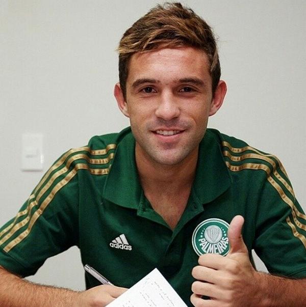 DNAlviverde's tweet image. OFICIAL: Allione é anunciado como novo reforço do Verdão! Seja bem-vindo @AgustinAllione