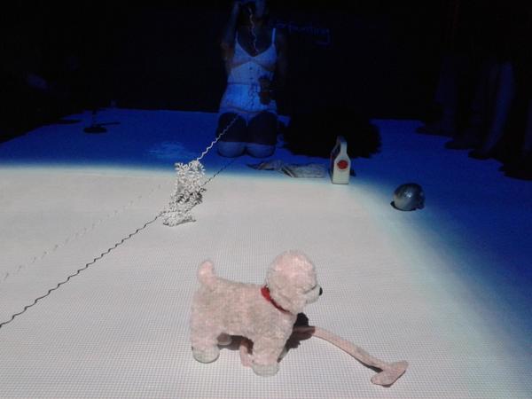 LikeUsProject's tweet image. #aspellforfainting lets u tweet in the theatre