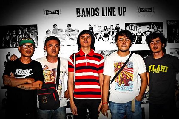 happy birthday manager berbahaya, @phumpskiiiiiiii . semoga tetap sehat dan (masih) tetap bersemangat john! #YNWA