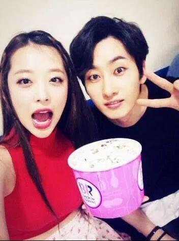 FishThaoanh's tweet photo. Sulli rút ra khỏi showbiz Hàn á? Tất cả là do bọn K-net. C.mày quá đáng lắm rồi nhé >:o Sulli có tội tình gì chứ? http://t.co/czO8x8CEVC
