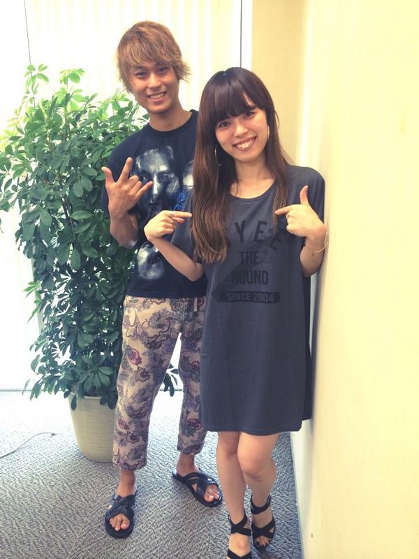 Nikiie Staff Byee The Round バイザラウンド のdrums Soさんと事務所でバッタリ グッズのストラトワンピが可愛い 楽チン 記念に写真撮りました Http T Co 9ico2dyxoy Http T Co S9d99kho0g