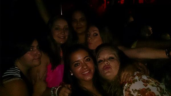 helenaperikita's tweet photo. Buenas noxes!!! @deboracorvillo @anita88_8_ @AzaharaAB @Alba_Tellez @AnaCe91 http://t.co/Iux9hugjUe