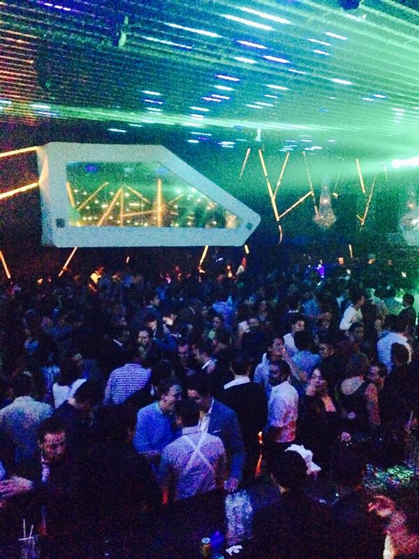 Ninelconde's tweet photo. “@Carlospetrone: This is the meaning of a night club.. This is Molly. @molly_escenaria http://t.co/2W6Cf7CS0q” // Felicidades! Mucho éxito!
