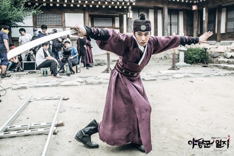 BtXvYr0CcAEklEq.jpg:large