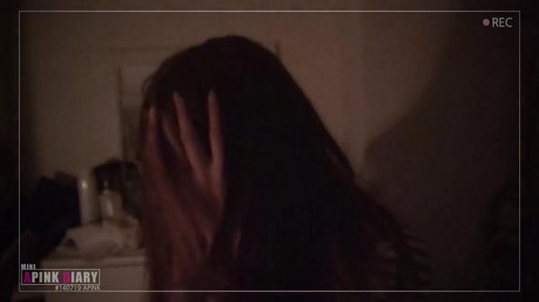 apink_thaifact's tweet photo. APINKถ่ายวีดีโอตอนหน้าสด
โบมอึนจีนัมจู-โชว์หน้าสด
ฮายอง-เอามือปิดหน้า
โชรง-เห็นแค่ลำตัว
นาอึน-ได้ยินแต่เสียงหัวเราะ.. http://t.co/UuWly3OVSs