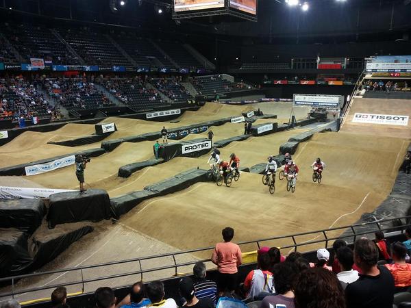 HADriessen's tweet image. Net in #Ahoy Doris Brink van  @TFCC_Weirijders wereldkampioen BMX bij de cruisers zien worden. Klasse. Proficiat