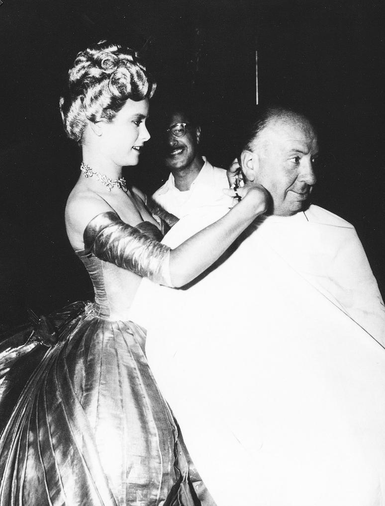 Check Out What Grace Kelly and Alfred Hitchcock Looked Like  in 1954 