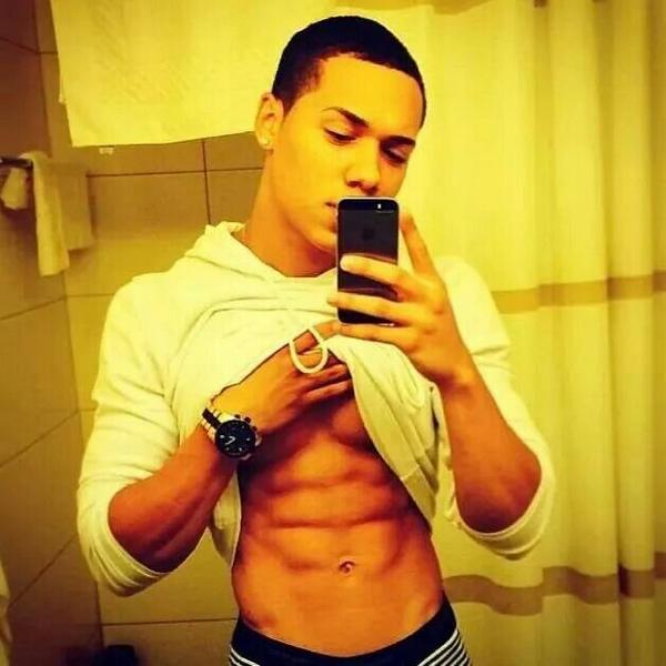 Manny Vocalz on Twitter: "My Body Pics Tho #TeamVocalz #LIKE http://t.co/gx88A0L4Ir"
