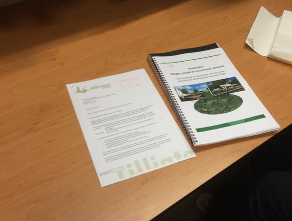 Rapport fase 2 Mfa in <a href="/SdTilligte/">Dorpsraad Tilligte</a> vanmorgen in ontvangst genomen. Vitaliteit ten top. <a href="/samenwerktbeter/">Samen werkt beter!</a>