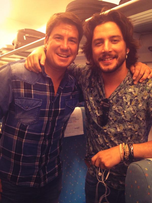 _AndyyLucas_'s tweet photo. Con mi gran amigo y músico MANUEL CARRASCO,suerte fenómeno. http://t.co/eeJJYdpAp0