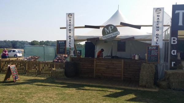 Meating_Point's tweet photo. For the best food @Silverclassic lamb+beef bbq #motorsport #silverstone behind the ferris wheel http://t.co/W1pEIgMGHk