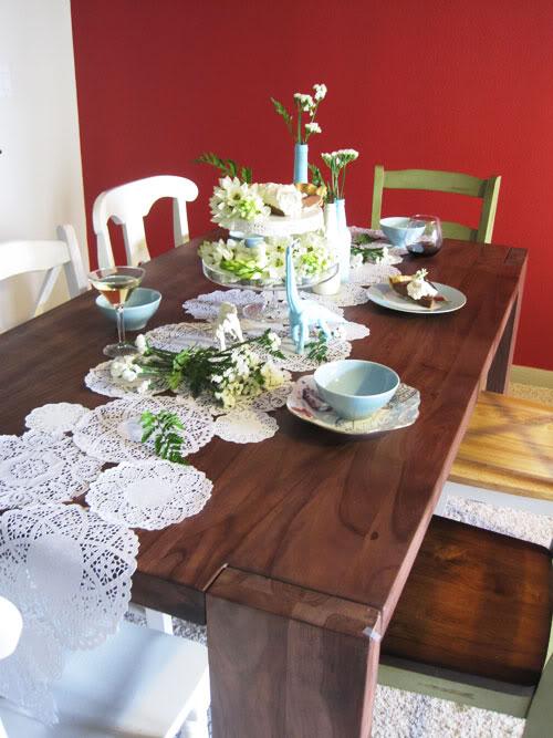 PetiteMarchande's tweet photo. Simple a réaliser et petit budget: le chemin de table en napperons papiers romantique &amp; shabby!http://t.co/CYA71BFMMS http://t.co/pVIXXlqT25