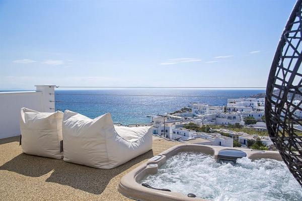 QuickerBookcom's tweet image. Everyone wants to see Mykonos, what about you?
quickerbook.com/h/#MyconianAmb…