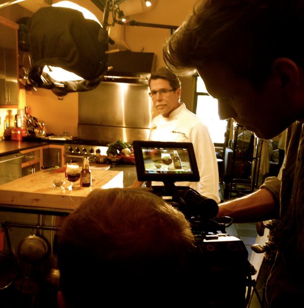 RT <a href="/negramodelousa/">Negra Modelo USA</a>: Chef <a href="/Rick_Bayless/">.</a>. This guy knows his stuff. Stay tuned this week. #theperfectcomplement