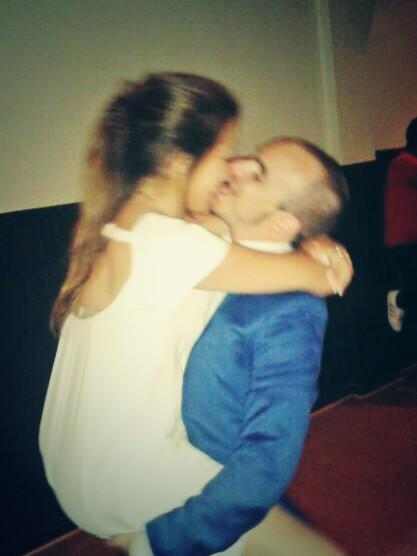 lorena_deotero's tweet photo. Otra vez más, felicidades amor mío!!!!!!! @Lolorenton te amo! 🎂🎁🎈 http://t.co/5YA4xgClsl