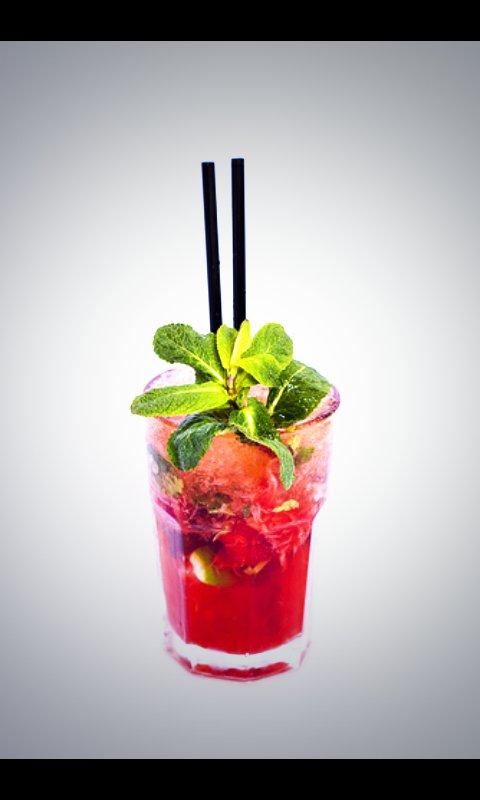 LaParrillaChill's tweet photo. Estrenamos carta de cocteles os esperamos a partir de las 21h http://t.co/FUytFfudj9