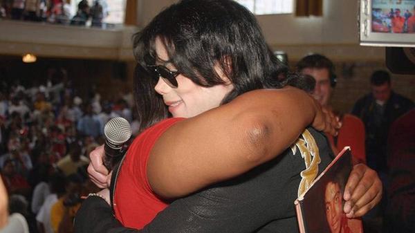 MJJ_World9's tweet photo. A school in Gary where Michael Jackson grew up, will soon be renamed in honour of the city’s most famous native son. http://t.co/dPgKqjht8L