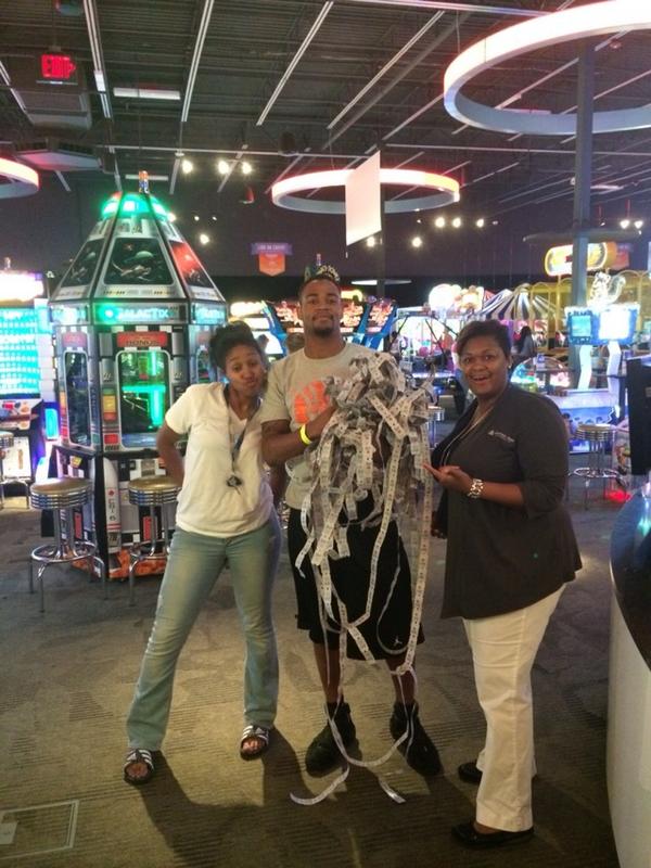 BeFree126's tweet photo. This dynamic team was able to get more than 6,000 tickets!!! #gsutweetup #new2gsu http://t.co/B67DwUeLmH