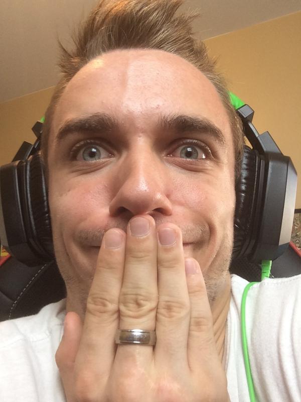 xSqueeZie's tweet photo. Comme d'habitude, la vidéo est bien en retard mais sera dispo d'ici 30 minutes http://t.co/W3So4w82ia