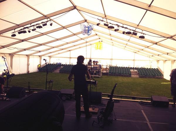 edgelarks's tweet image. Phil #soundchecking @vpumpfolkfest #tonightsthenight