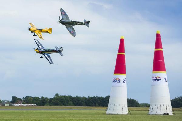RedBullUK's tweet photo. Want to see what @RedBullAirRace pilots get up to when they're given a Spitfire? http://t.co/Tts7ZiZ8x8 #AirRace http://t.co/KafwNHdoX1
