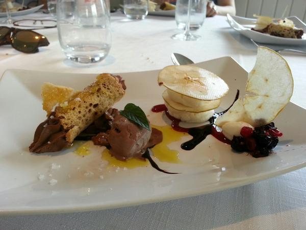 AliciaAlonsoG's tweet photo. mmmmm comida familiar riquisima con mi @NachoCannalla :) http://t.co/iNDOGJtKCz