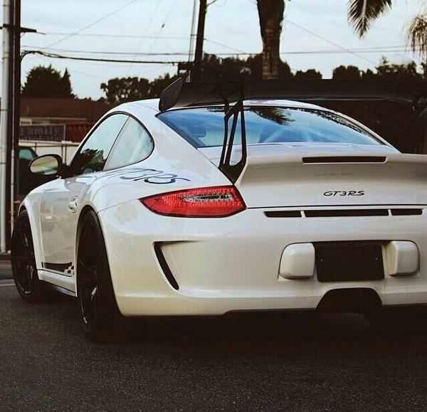 PorschePics™ tweet media
