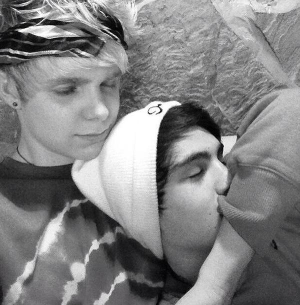 puggpackk tweet picture